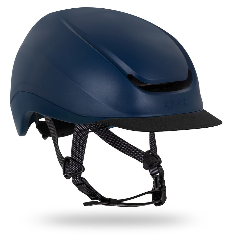 Casque de vélo de ville Kask Moeibus Navy avec sa visière vue avant 